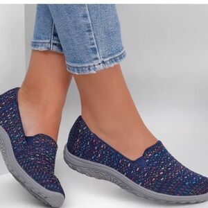 NWB Skechers Navy Multi-Color Slip-On Vegan Relaxed Fit Reggae Fest Wicker